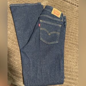 Levi's women’s Dark Blue Boot Cut Jeans Size 27 x 30